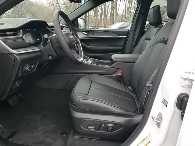 new 2025 Jeep Grand Cherokee car, priced at $45,037