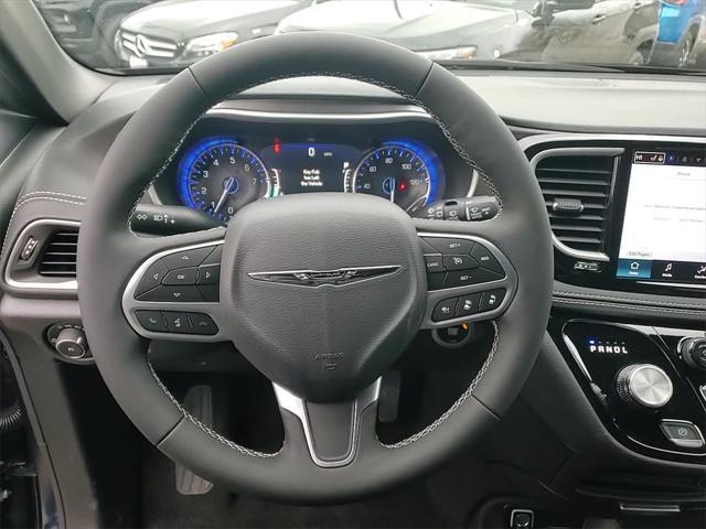 new 2025 Chrysler Pacifica car, priced at $39,253