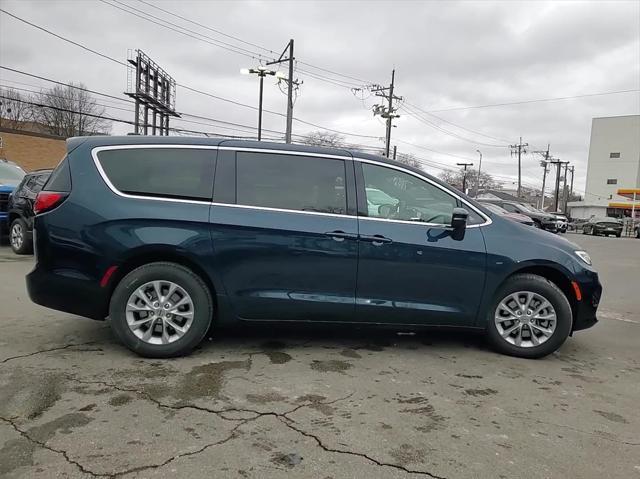 new 2025 Chrysler Pacifica car, priced at $39,397