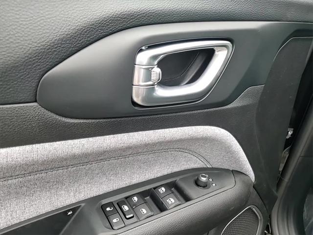 new 2025 Jeep Compass car, priced at $24,652
