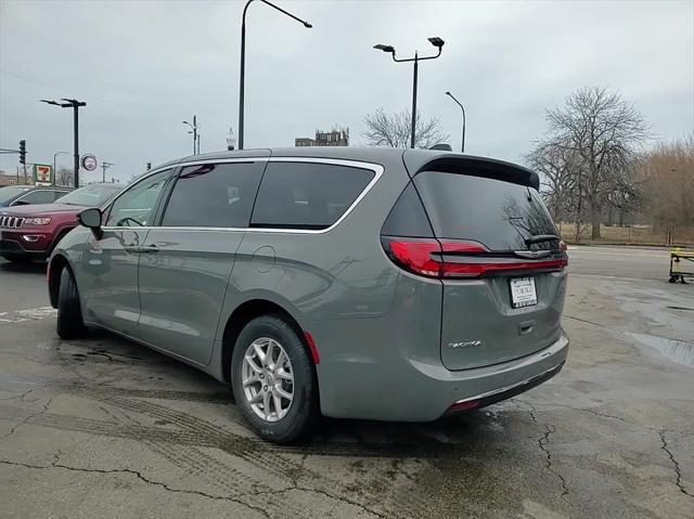 new 2025 Chrysler Pacifica car, priced at $35,357