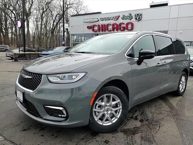 new 2025 Chrysler Pacifica car, priced at $35,357