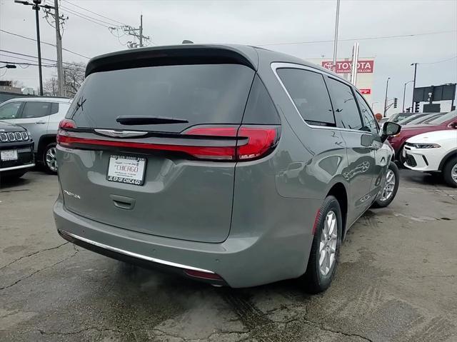 new 2025 Chrysler Pacifica car, priced at $35,357