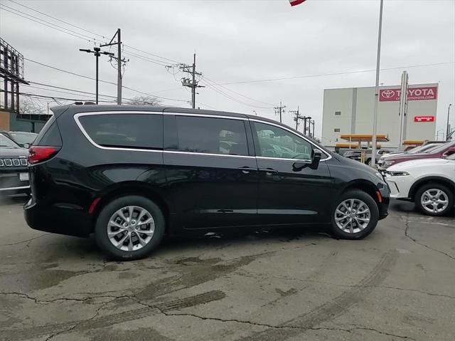 new 2025 Chrysler Pacifica car, priced at $39,397