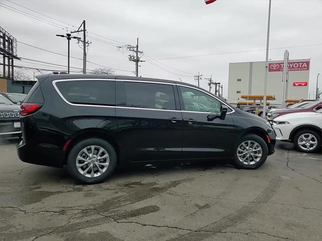 new 2025 Chrysler Pacifica car, priced at $38,783