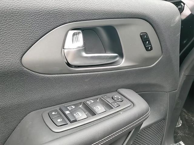 new 2025 Chrysler Pacifica car, priced at $38,783