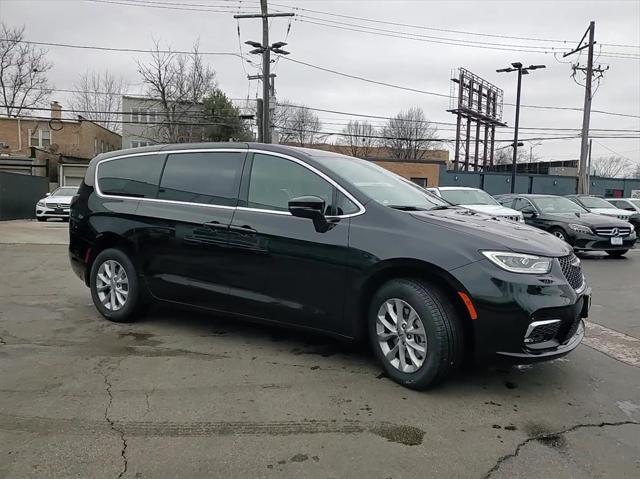 new 2025 Chrysler Pacifica car, priced at $39,397