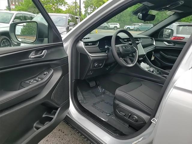 new 2024 Jeep Grand Cherokee car, priced at $30,881