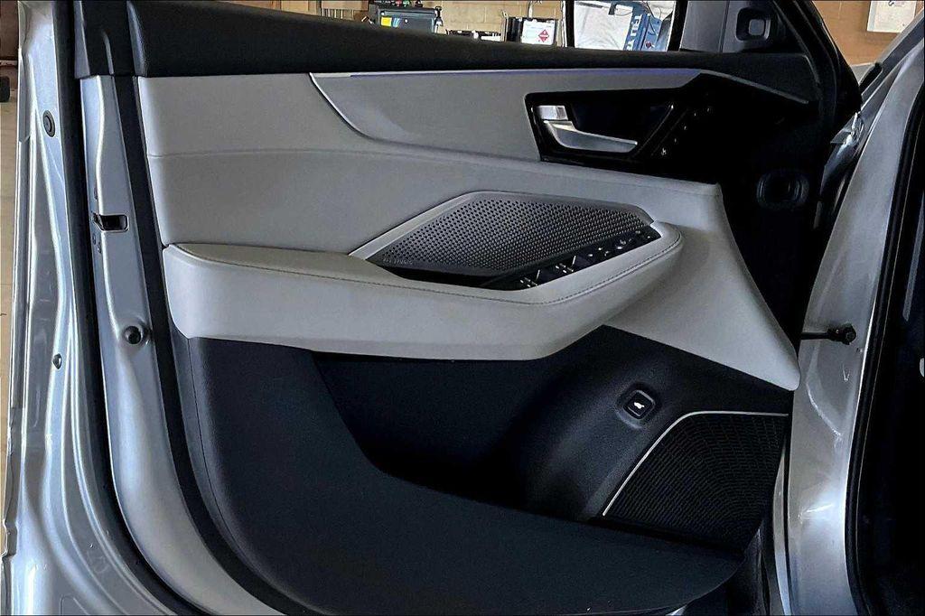 used 2024 Acura MDX car, priced at $40,996