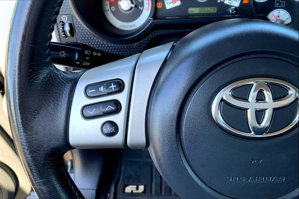 used 2008 Toyota FJ Cruiser car, priced at $15,865