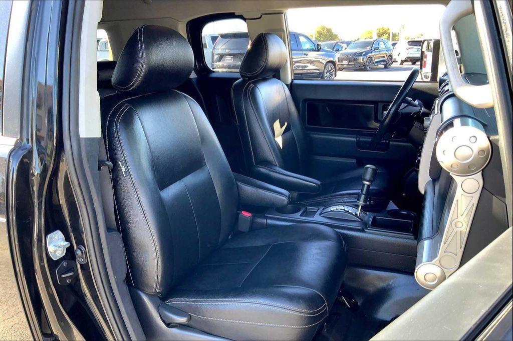 used 2008 Toyota FJ Cruiser car, priced at $15,865