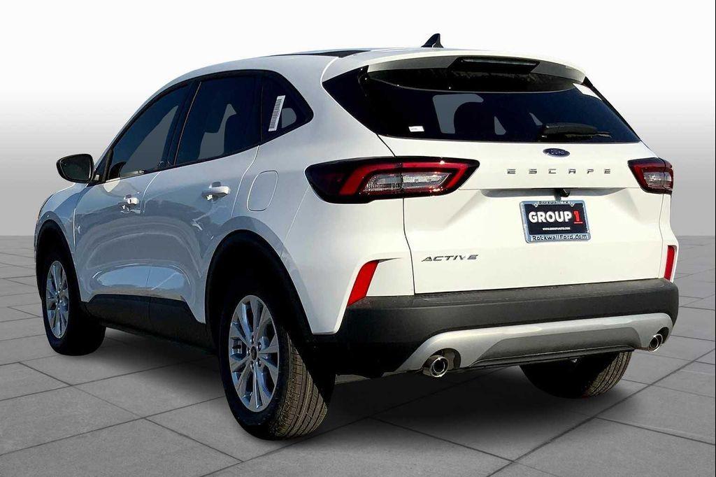 new 2025 Ford Escape car, priced at $30,018