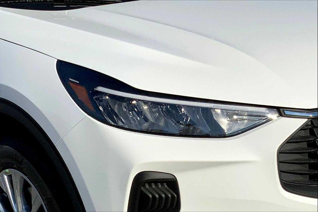 new 2025 Ford Escape car, priced at $30,018