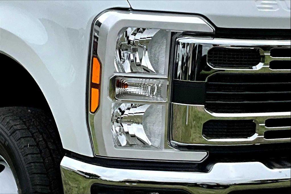 new 2025 Ford F-350 car, priced at $67,853