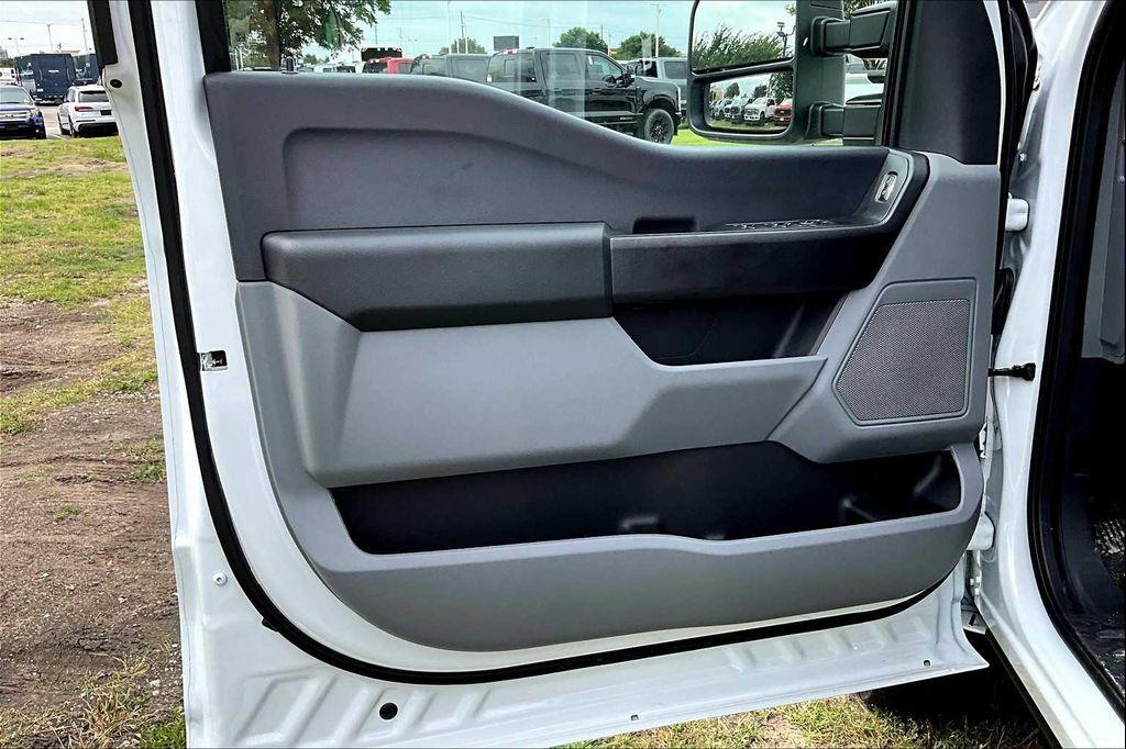 new 2025 Ford F-350 car, priced at $67,853