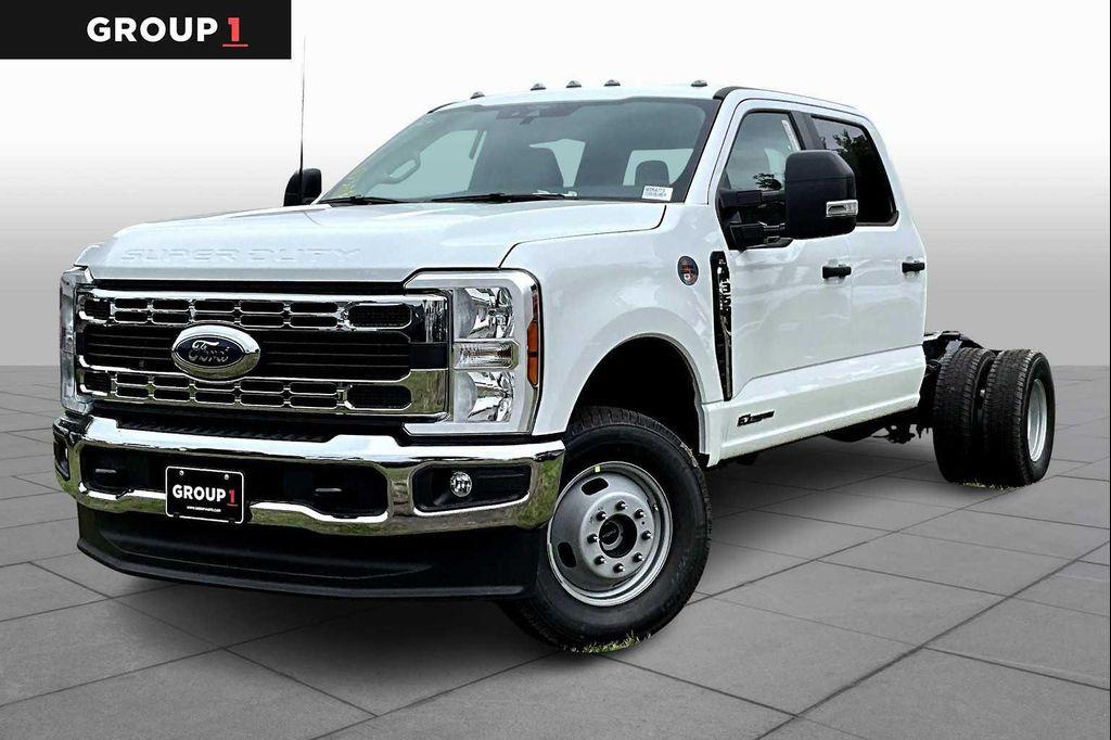 new 2025 Ford F-350 car, priced at $67,853