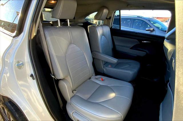 used 2021 Toyota Highlander car, priced at $28,665