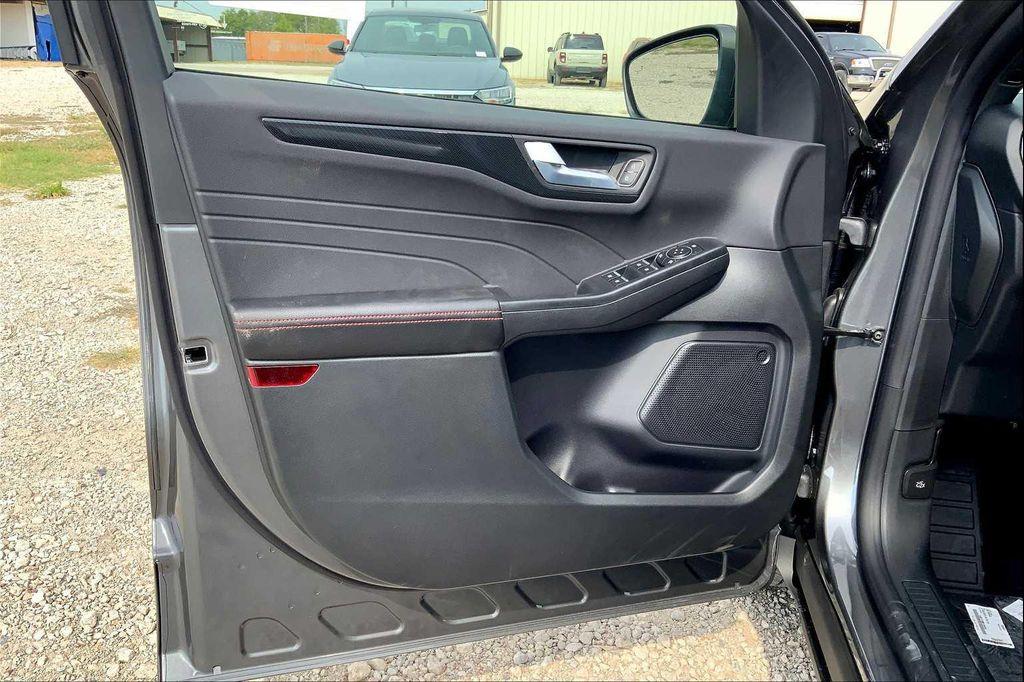 new 2025 Ford Escape car, priced at $30,362