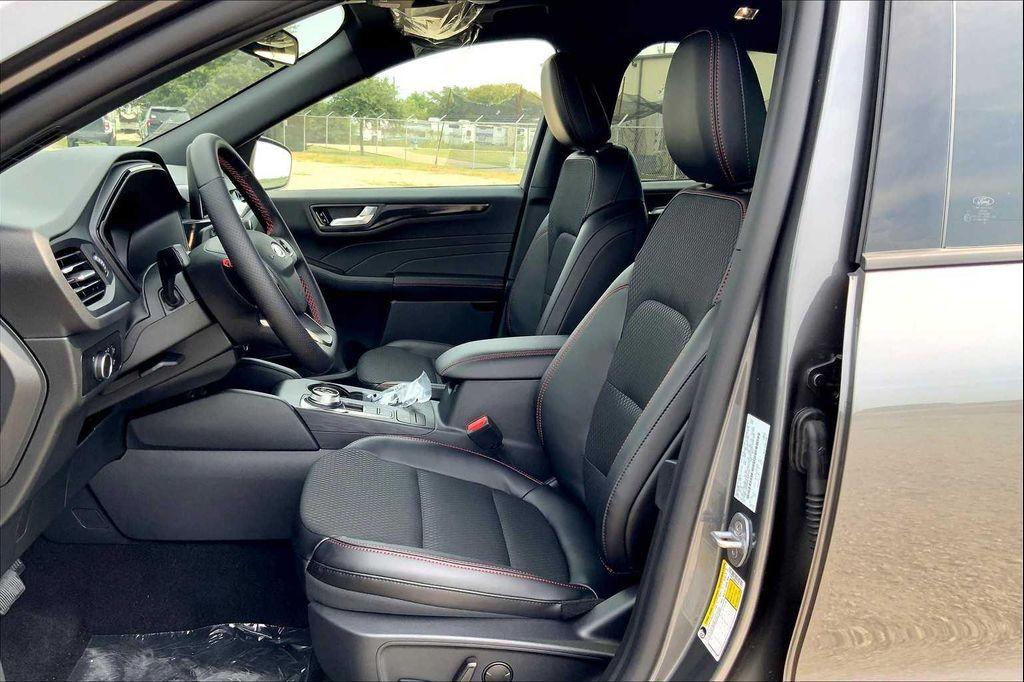 new 2025 Ford Escape car, priced at $30,362