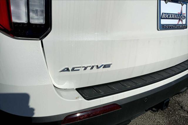 new 2025 Ford Explorer car, priced at $40,014