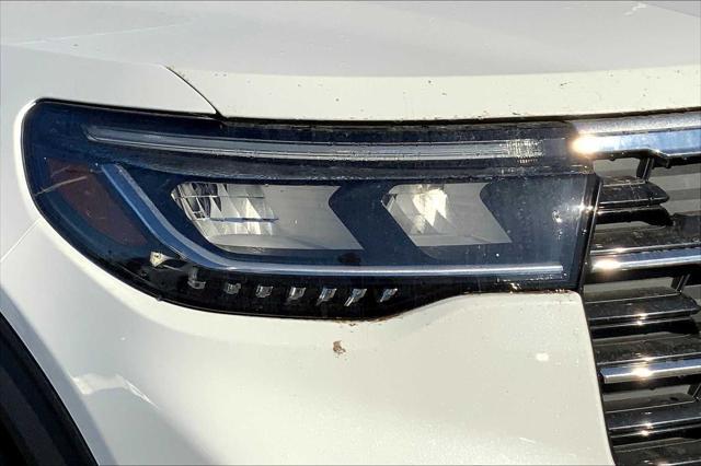 new 2025 Ford Explorer car, priced at $40,014
