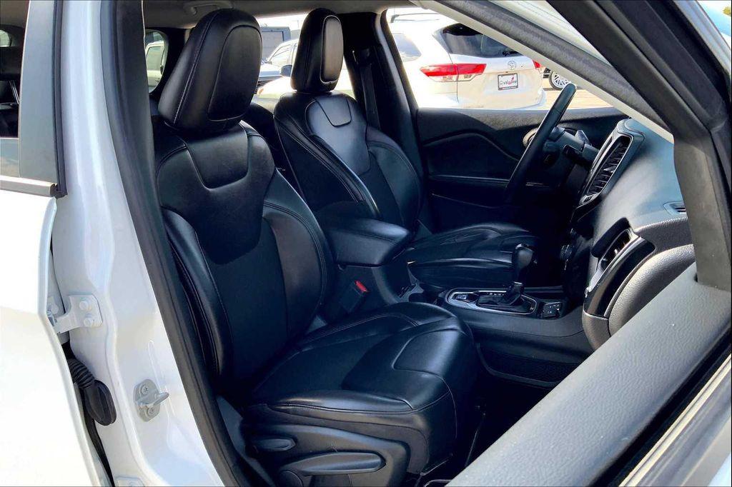 used 2020 Jeep Cherokee car, priced at $16,656