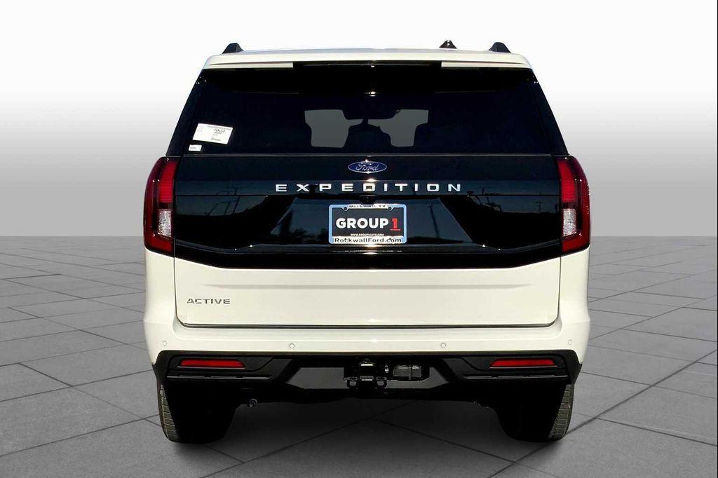 new 2025 Ford Expedition car, priced at $70,835