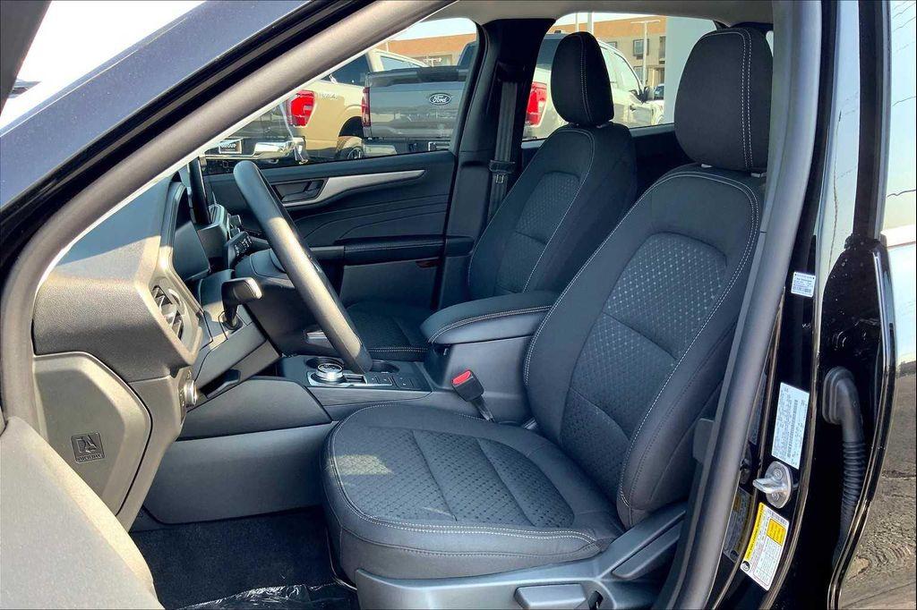 new 2025 Ford Escape car, priced at $30,018