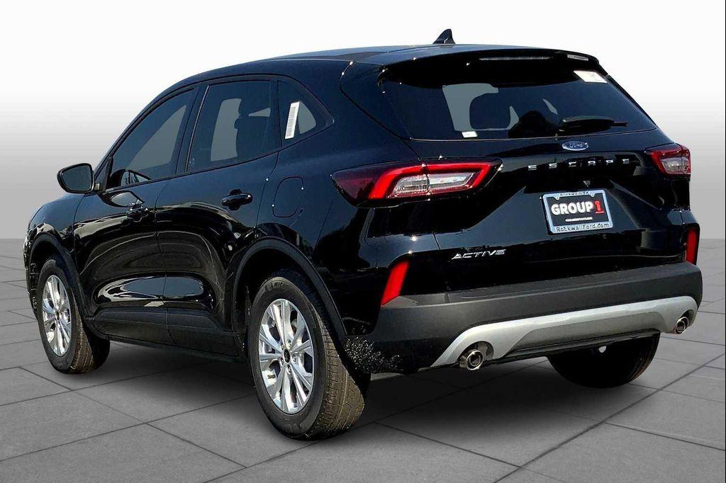 new 2025 Ford Escape car, priced at $30,018