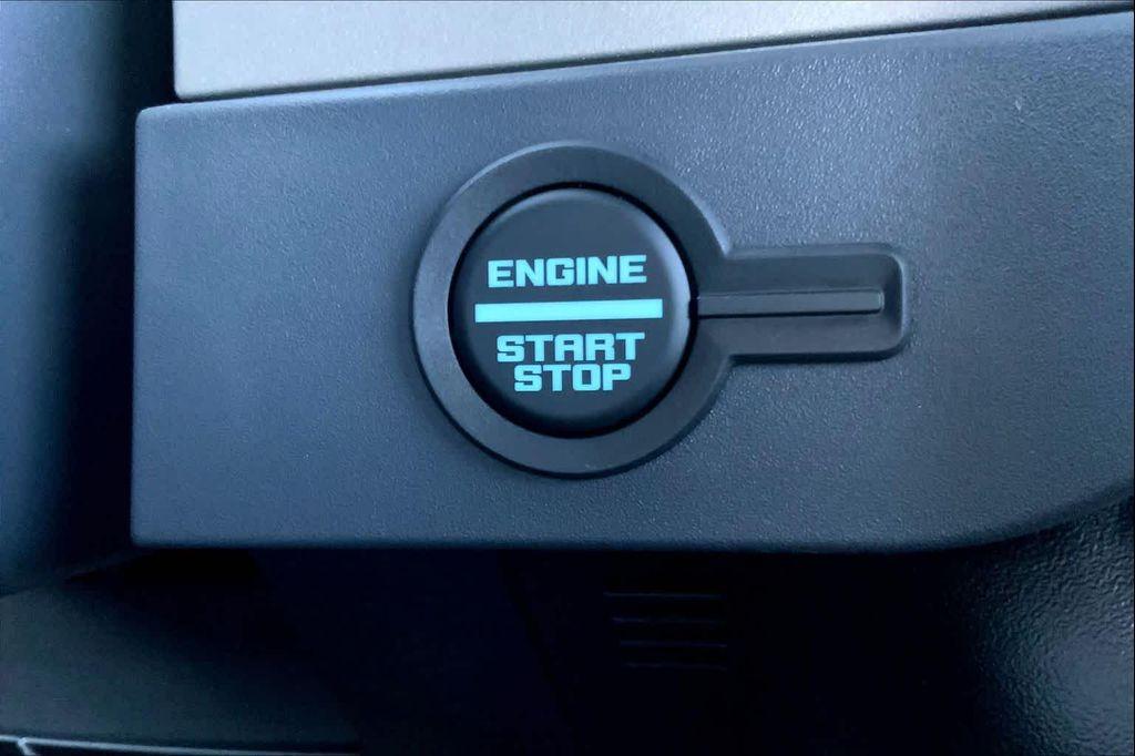 new 2025 Ford Bronco car, priced at $52,620