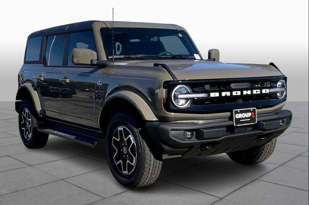 new 2025 Ford Bronco car, priced at $52,620