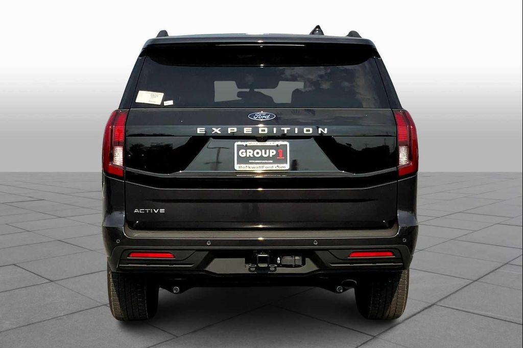 new 2025 Ford Expedition car, priced at $70,335