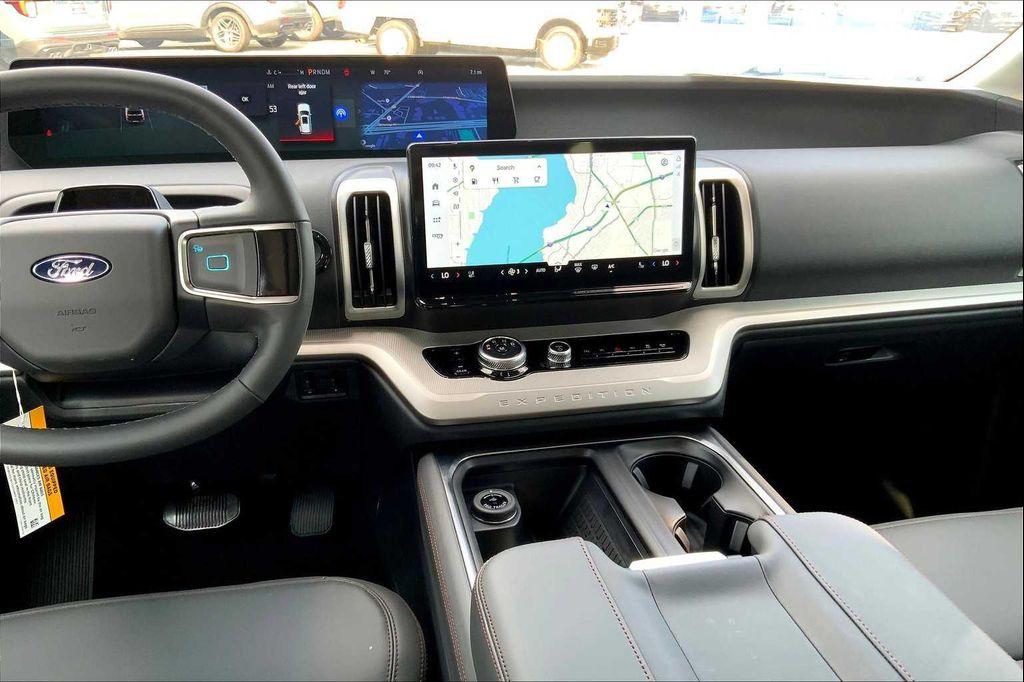 new 2025 Ford Expedition car, priced at $70,335