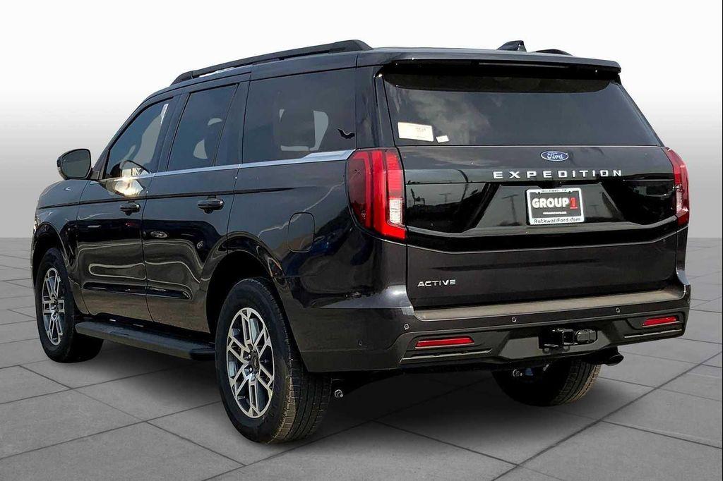 new 2025 Ford Expedition car, priced at $70,335