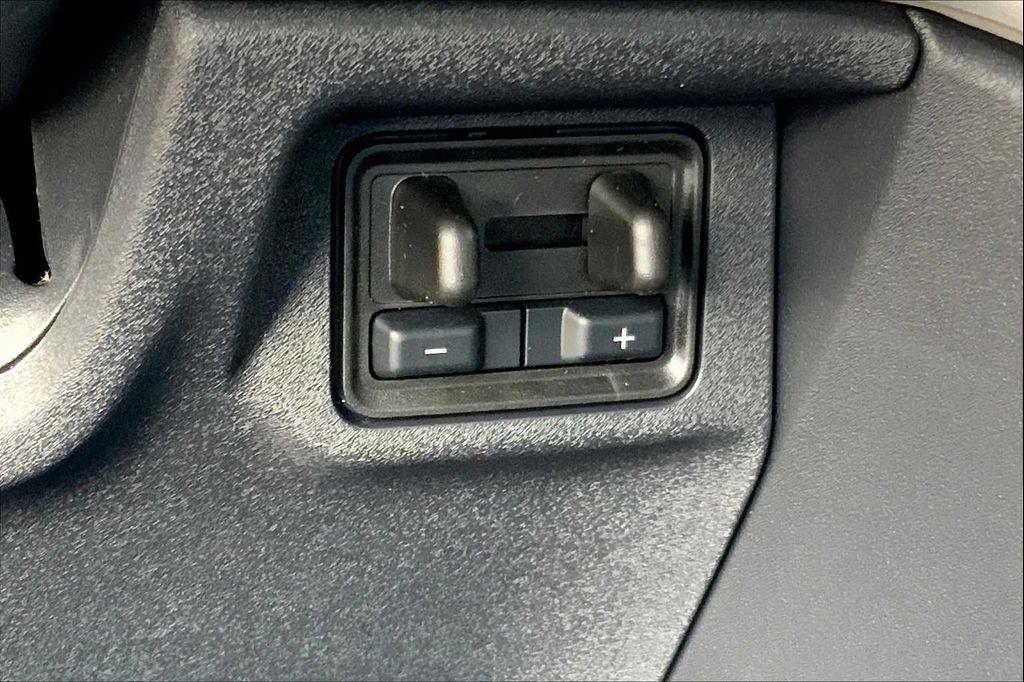 new 2025 Ford Expedition car, priced at $70,335