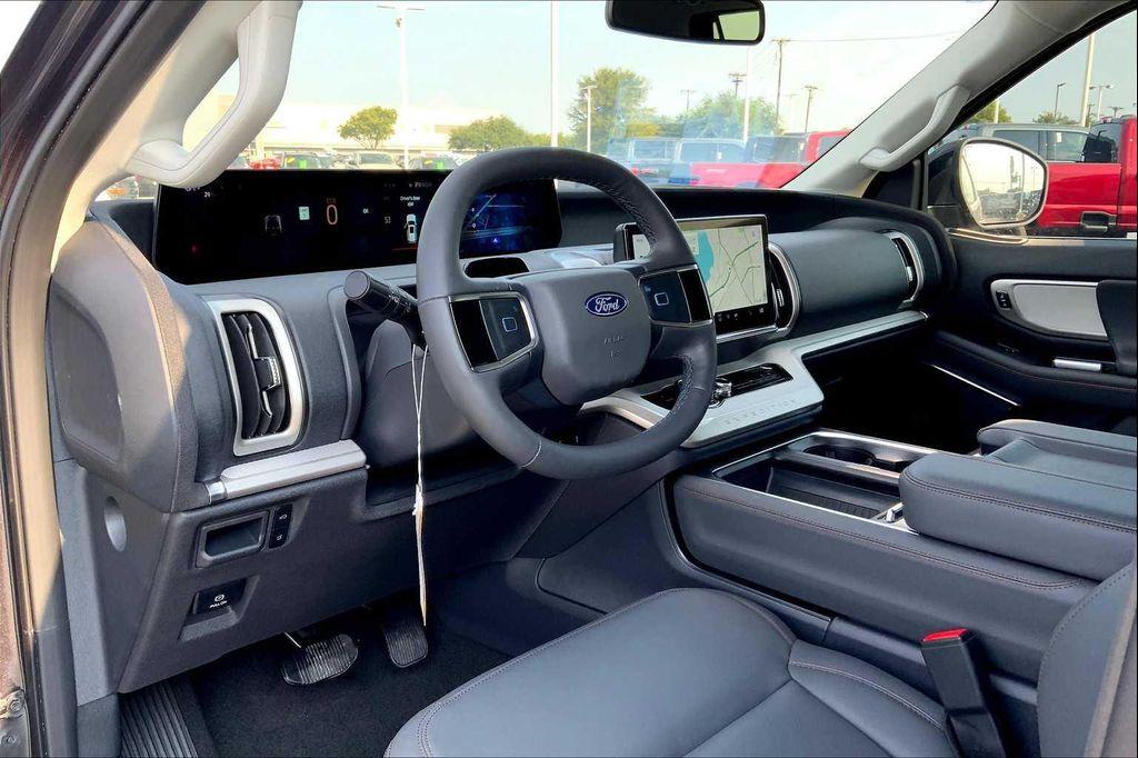 new 2025 Ford Expedition car, priced at $70,335