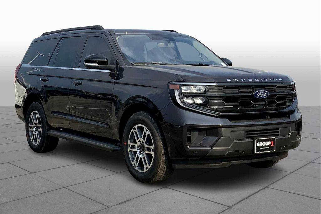 new 2025 Ford Expedition car, priced at $70,335