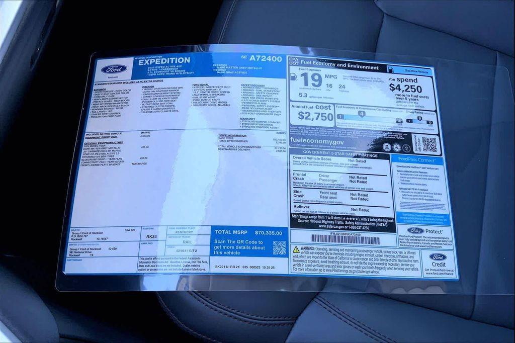 new 2025 Ford Expedition car, priced at $70,335