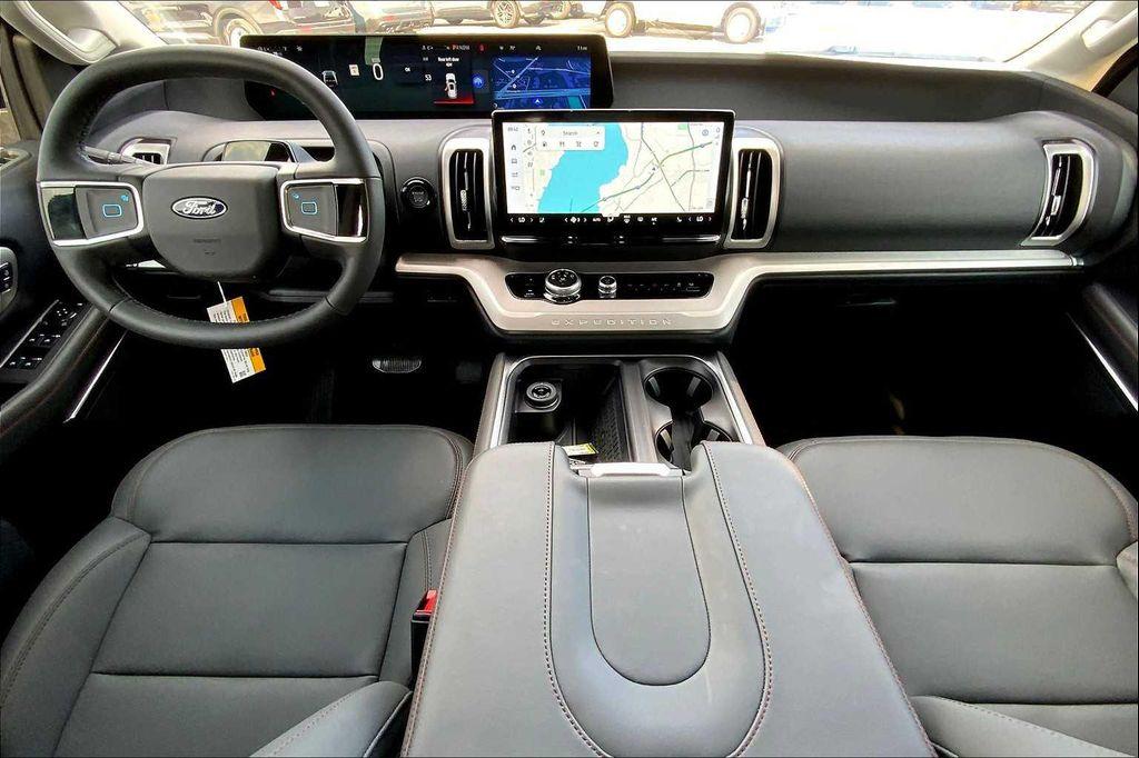 new 2025 Ford Expedition car, priced at $70,335
