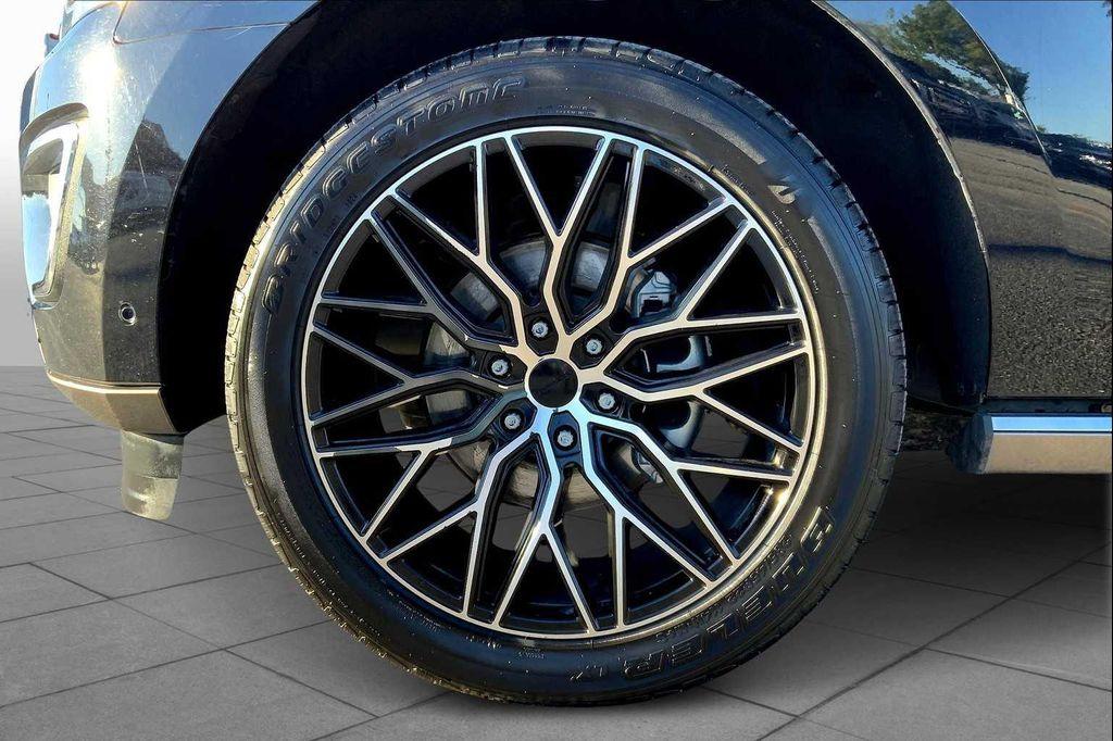 used 2020 Ford Expedition car, priced at $34,148