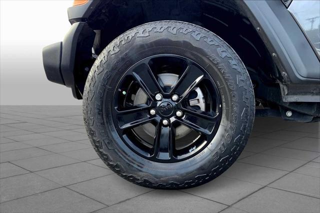 used 2016 Toyota Tacoma car, priced at $25,235