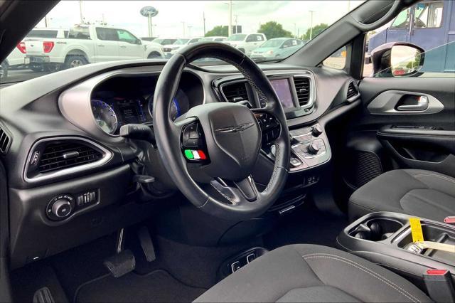 used 2018 Chrysler Pacifica car, priced at $13,995