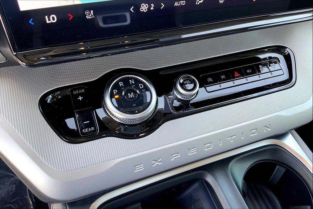new 2025 Ford Expedition car, priced at $68,730