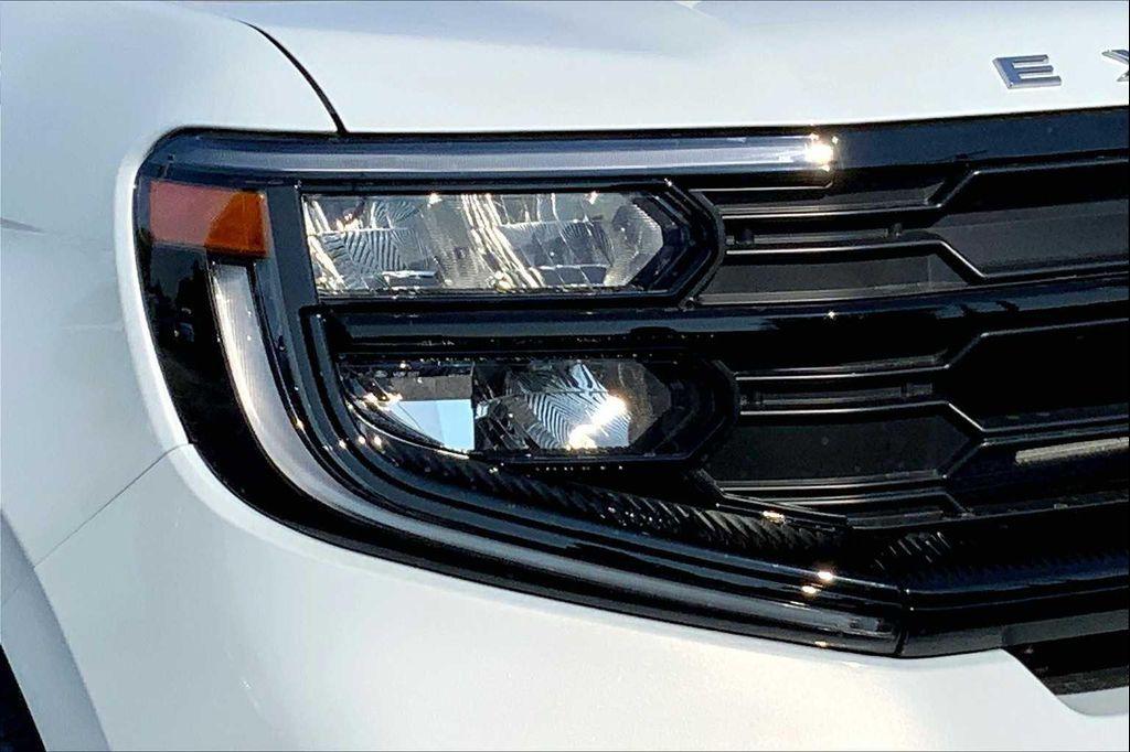 new 2025 Ford Expedition car, priced at $68,730