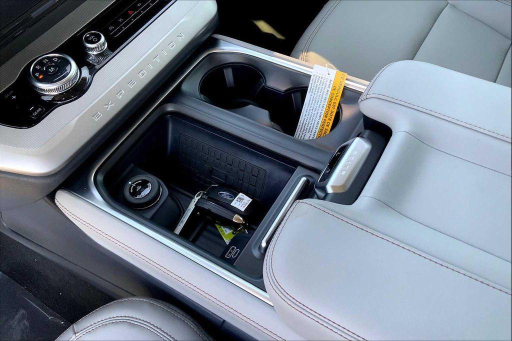 new 2025 Ford Expedition car, priced at $68,730
