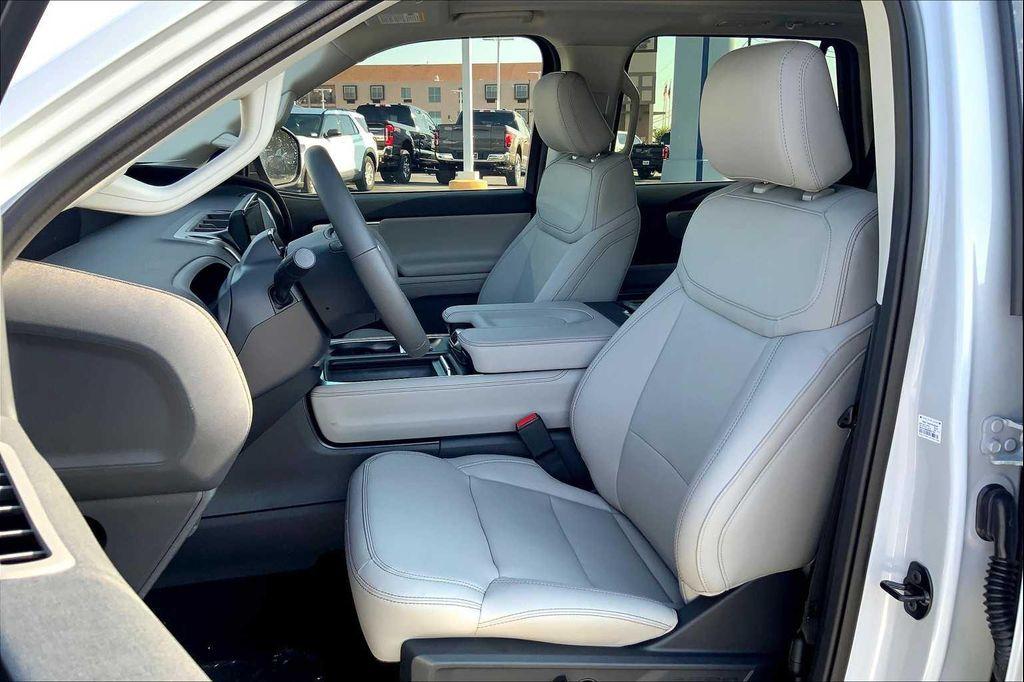 new 2025 Ford Expedition car, priced at $68,730