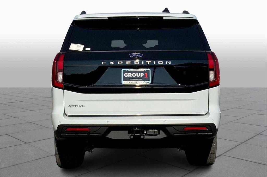 new 2025 Ford Expedition car, priced at $68,730