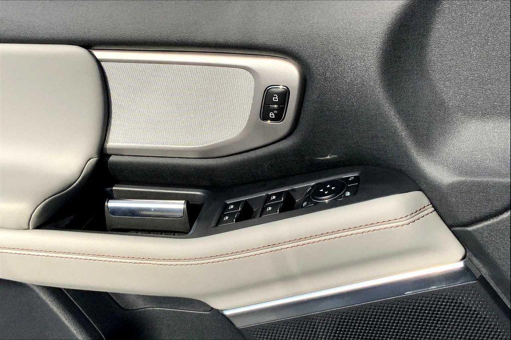 new 2025 Ford Expedition car, priced at $68,730