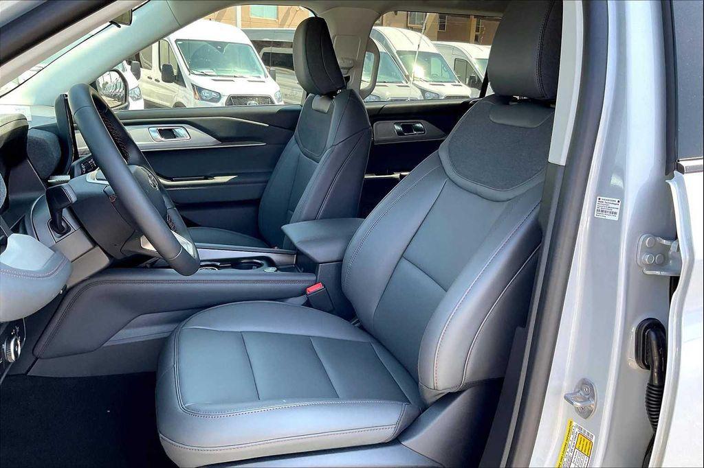 new 2025 Ford Explorer car, priced at $42,962