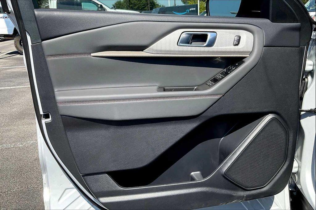 new 2025 Ford Explorer car, priced at $42,962